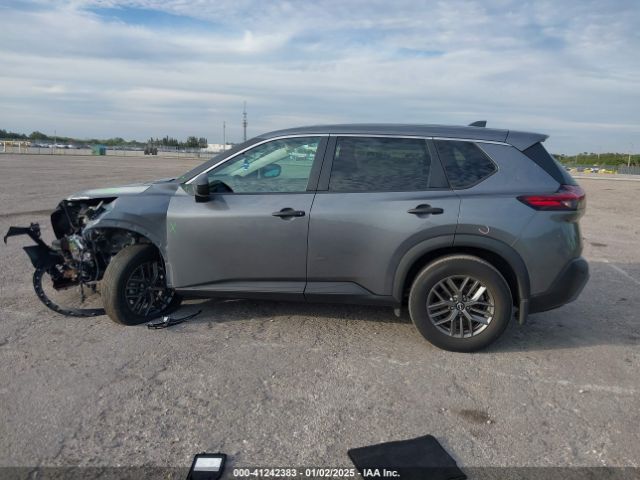 5N1BT3AA3NC683595 Nissan Rogue S Fwd