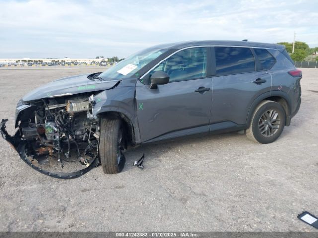 5N1BT3AA3NC683595 Nissan Rogue S Fwd