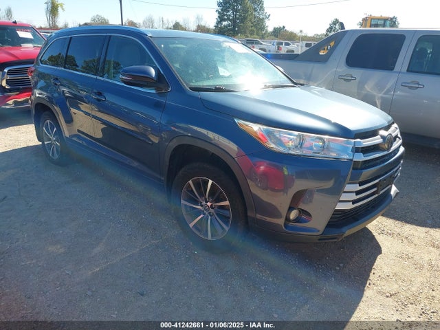 Toyota Highlander Xle 2017 5TDKZRFH8HS509536 Image 1