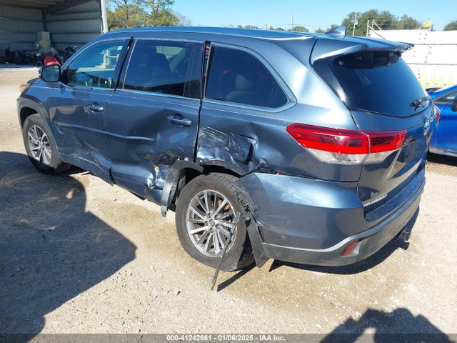 Toyota Highlander Xle 2017 5TDKZRFH8HS509536 Image 3