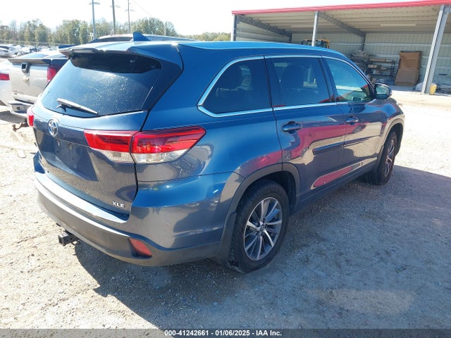 Toyota Highlander Xle 2017 5TDKZRFH8HS509536 Image 4