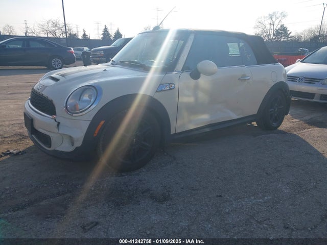 2013 MINI CONVERTIBLE WMWZP3C52DT705816 Photo 1