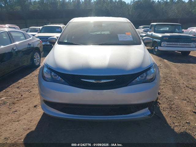 2C4RC1CGXPR516492 Chrysler Voyager Lx