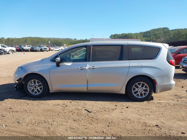 2C4RC1CGXPR516492 Chrysler Voyager Lx