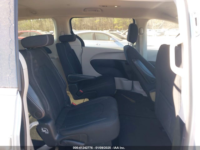 2C4RC1CGXPR516492 Chrysler Voyager Lx