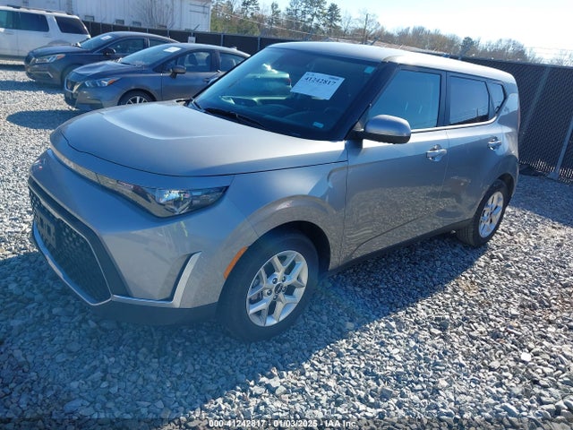 KIA SOUL LX 2023 KNDJ23AU1P7888681 Image 2