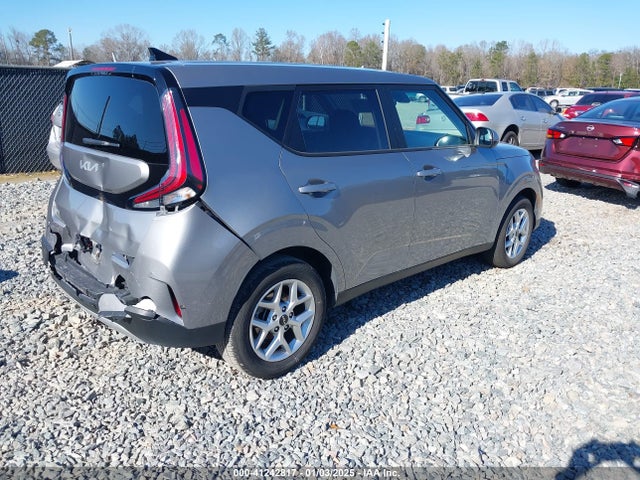 KIA SOUL LX 2023 KNDJ23AU1P7888681 Image 4