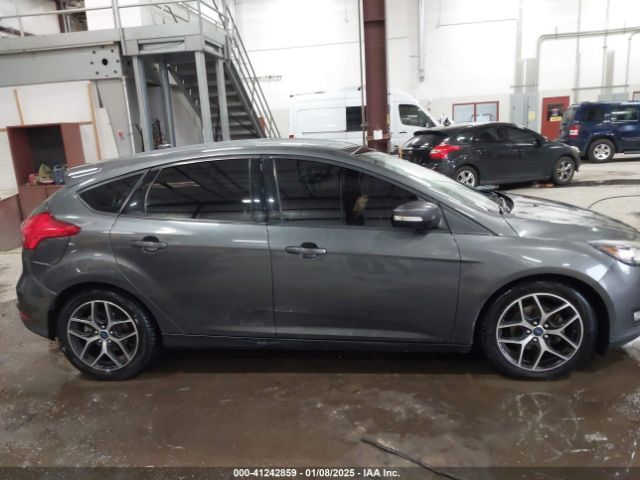 1FADP3M24HL258581 Ford FOCUS SEL