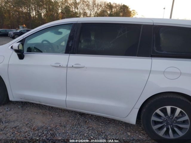 2C4RC1L76PR622017 Chrysler Pacifica Hybrid Touring L