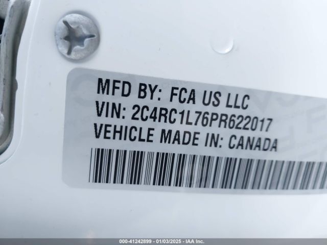2C4RC1L76PR622017 Chrysler Pacifica Hybrid Touring L