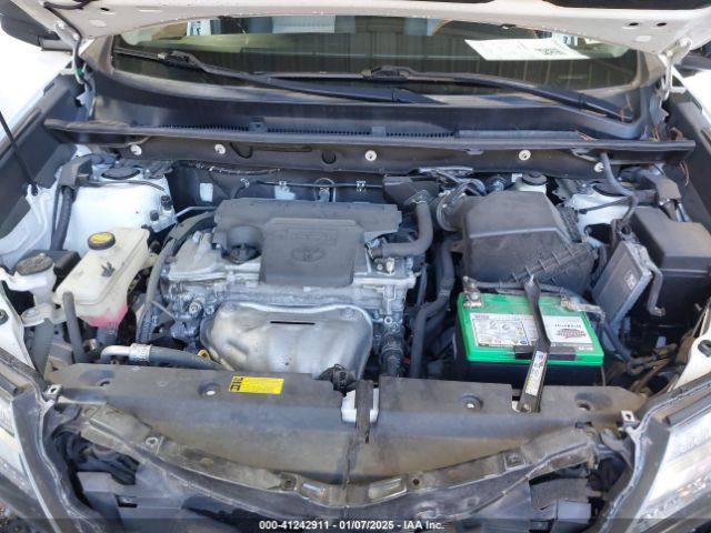 2T3BFREV6FW351256 Toyota RAV4 LE