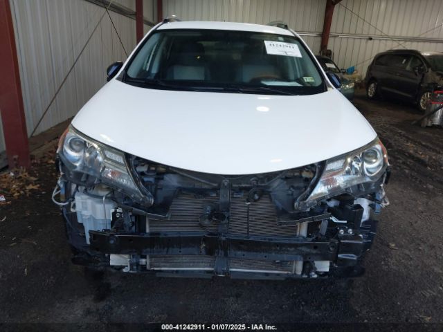 2T3BFREV6FW351256 Toyota RAV4 LE