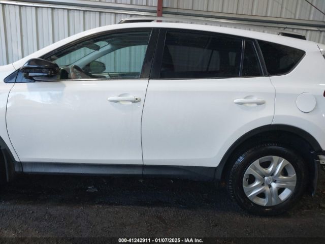2T3BFREV6FW351256 Toyota RAV4 LE