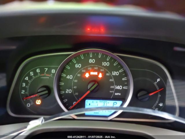 2T3BFREV6FW351256 Toyota RAV4 LE