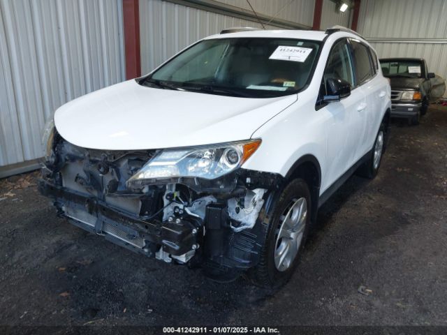 2T3BFREV6FW351256 Toyota RAV4 LE