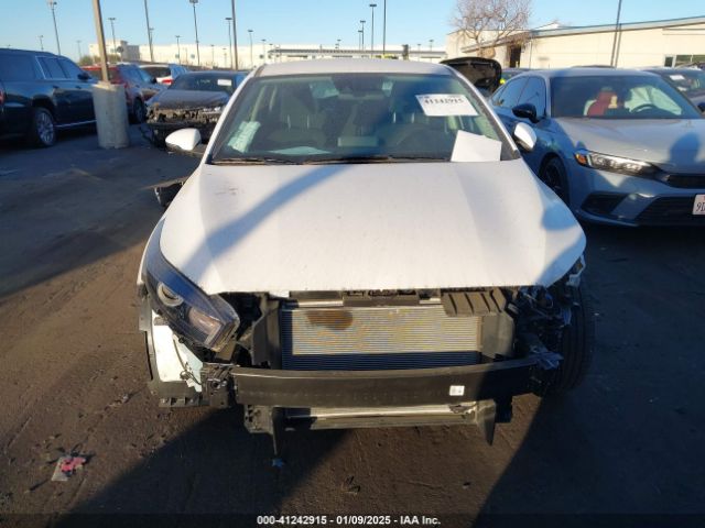 3KPF24AD8RE795686 KIA Forte Lxs