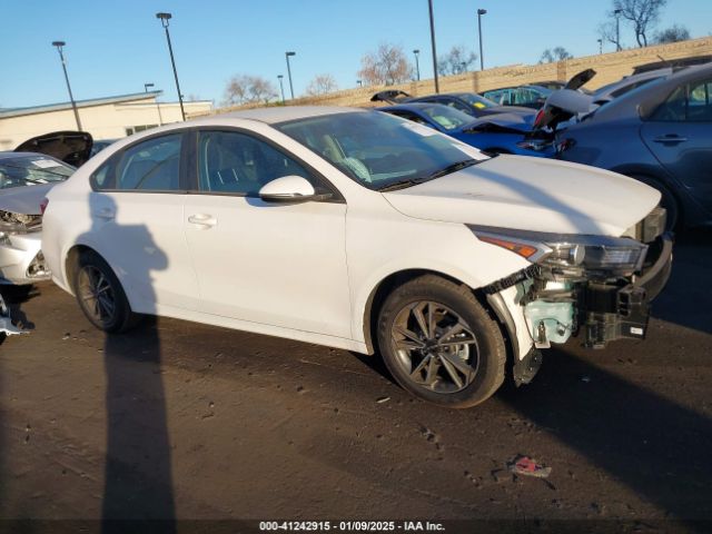 3KPF24AD8RE795686 KIA Forte Lxs