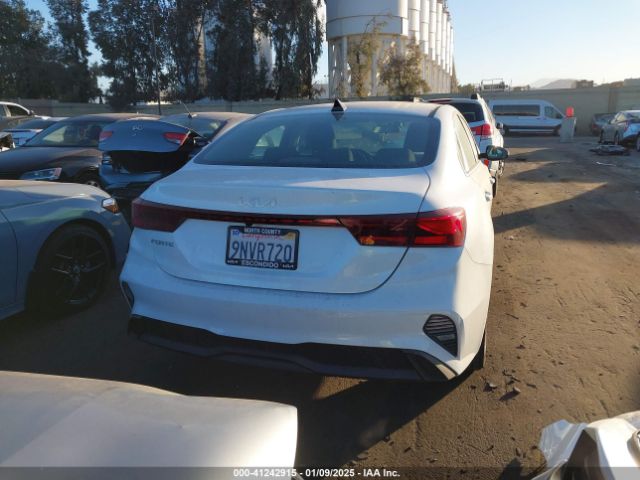 3KPF24AD8RE795686 KIA Forte Lxs