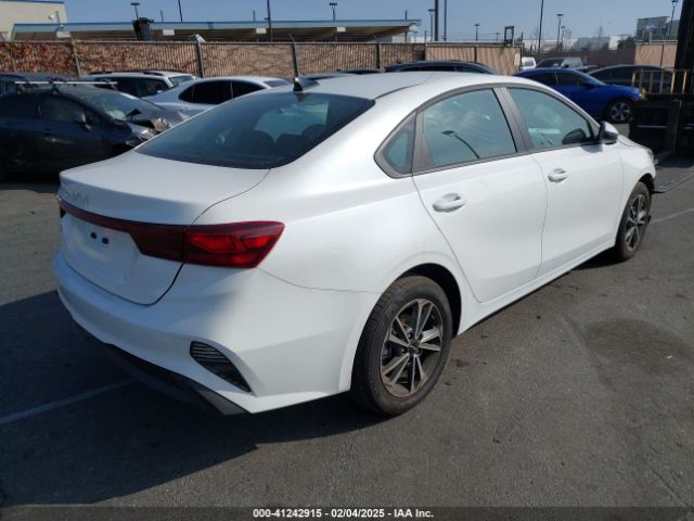 3KPF24AD8RE795686 KIA Forte Lxs