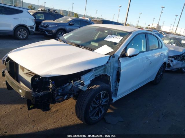 3KPF24AD8RE795686 KIA Forte Lxs