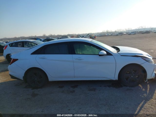 KMHLM4AJXNU017349 Hyundai Elantra Hybrid Blue
