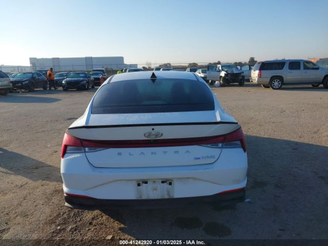 KMHLM4AJXNU017349 Hyundai Elantra Hybrid Blue