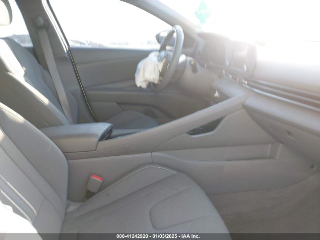 KMHLM4AJXNU017349 Hyundai Elantra Hybrid Blue