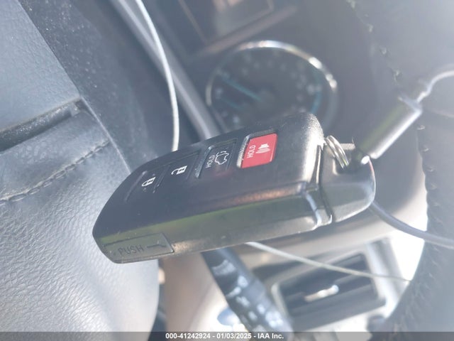 JTMRJREV2GD000680 Toyota Rav4 Hybrid Xle