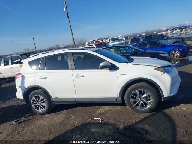 JTMRJREV2GD000680 Toyota Rav4 Hybrid Xle