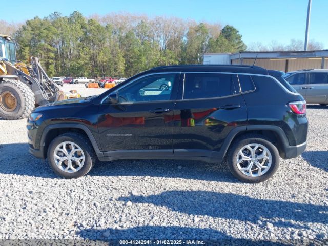 3C4NJDBNXRT119595 Jeep Compass Latitude 4x4