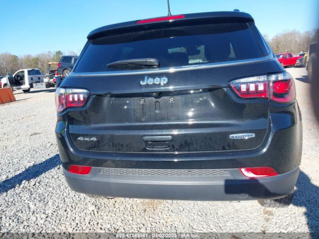 3C4NJDBNXRT119595 Jeep Compass Latitude 4x4