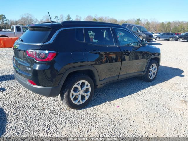 3C4NJDBNXRT119595 Jeep Compass Latitude 4x4