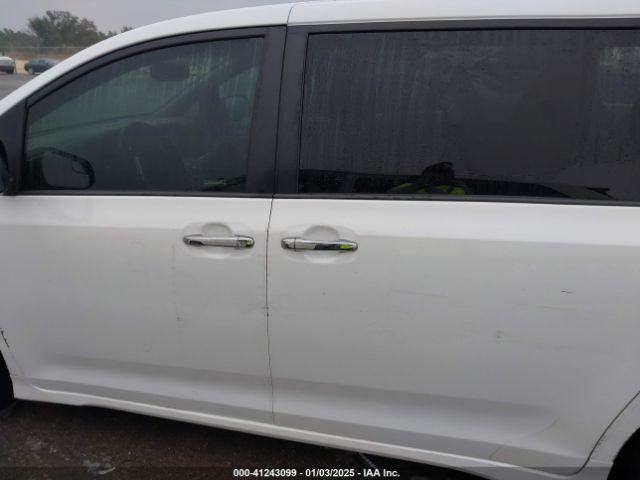 5TDXK3DC3FS633127 Toyota Sienna Se 8 Passenger