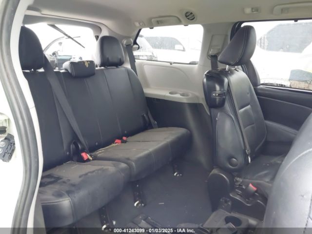 5TDXK3DC3FS633127 Toyota Sienna Se 8 Passenger