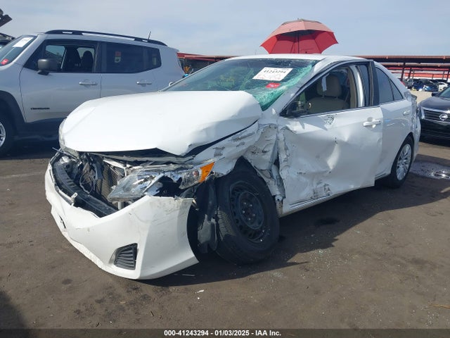 Toyota CAMRY LE 2014 4T4BF1FK6ER343032 Image 2