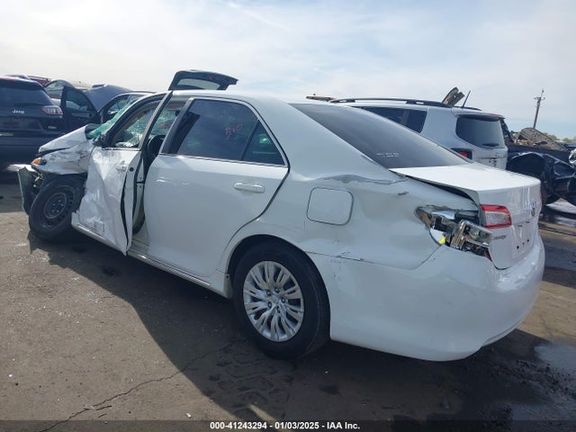 Toyota CAMRY LE 2014 4T4BF1FK6ER343032 Image 3