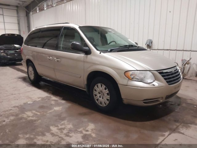 2005 CHRYSLER TOWN & COUNTRY 2C4GP44R55R414303 Photo 0