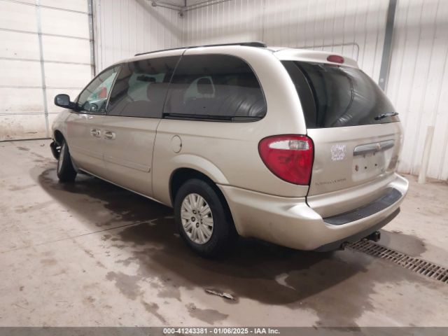 2005 CHRYSLER TOWN & COUNTRY 2C4GP44R55R414303 Photo 2