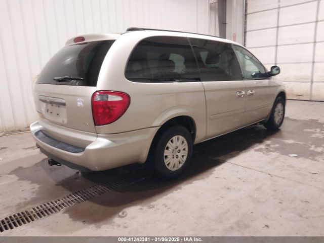2005 CHRYSLER TOWN & COUNTRY 2C4GP44R55R414303 Photo 3