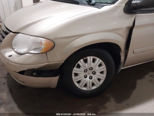 2005 CHRYSLER TOWN & COUNTRY 2C4GP44R55R414303 Photo 5