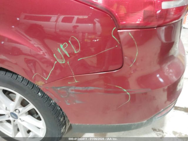 1FADP3F24HL258139 Ford FOCUS SE