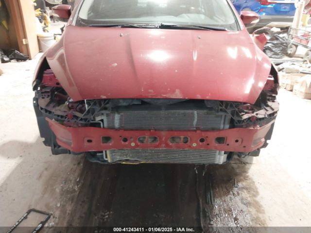 1FADP3F24HL258139 Ford FOCUS SE