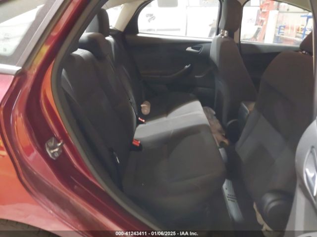 1FADP3F24HL258139 Ford FOCUS SE