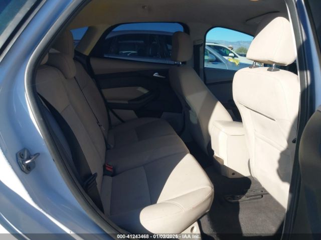 1FADP3K25GL384434 Ford FOCUS SE