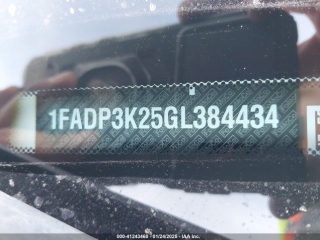 1FADP3K25GL384434 Ford FOCUS SE