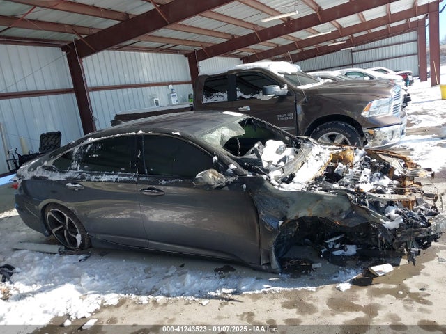 1HGCV1F30KA135743 Honda Accord Sport