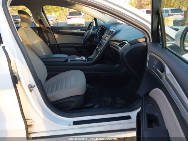 3FA6P0G74HR123116 Ford FUSION S