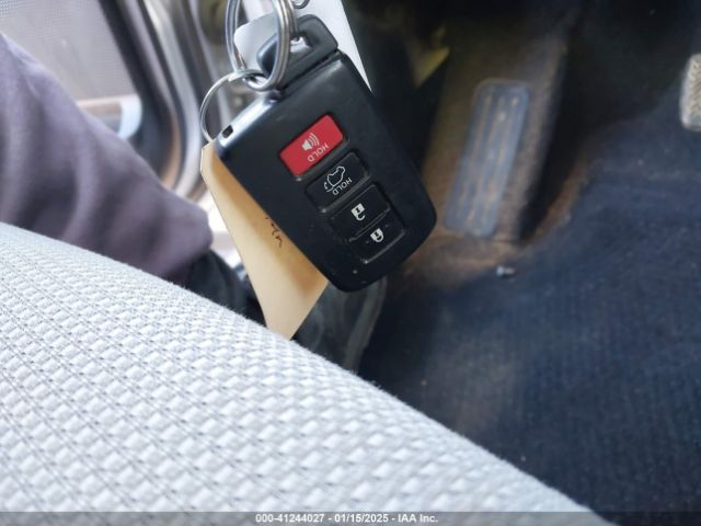 JTMWFREV5JJ204807 Toyota Rav4 Adventure/xle