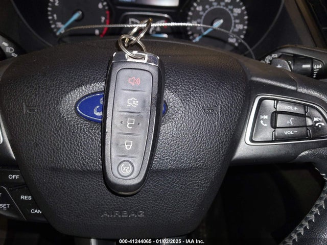 Ford Escape Titanium 2017 1FMCU9J91HUA81688 Image 11
