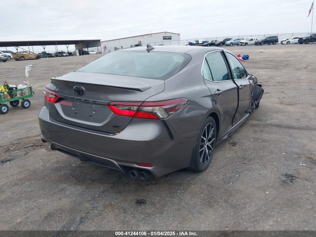 4T1T11AK1PU823194 Toyota CAMRY SE